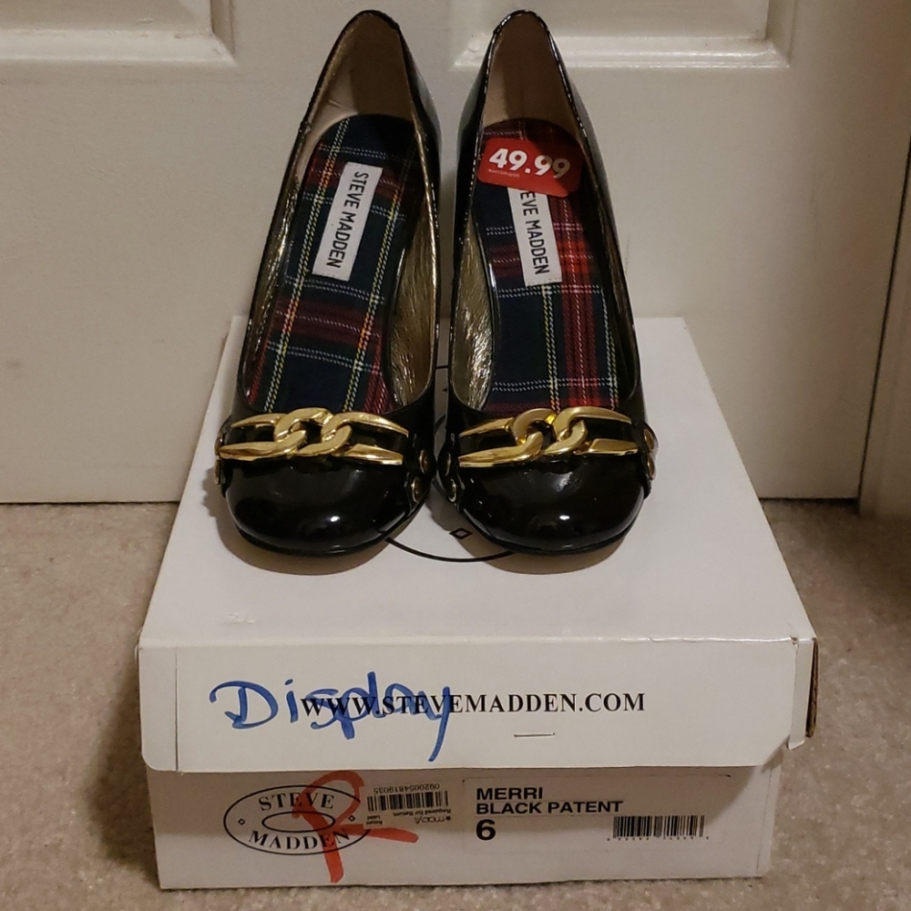 NWT! Steve Madden  "Merri" heels! 6